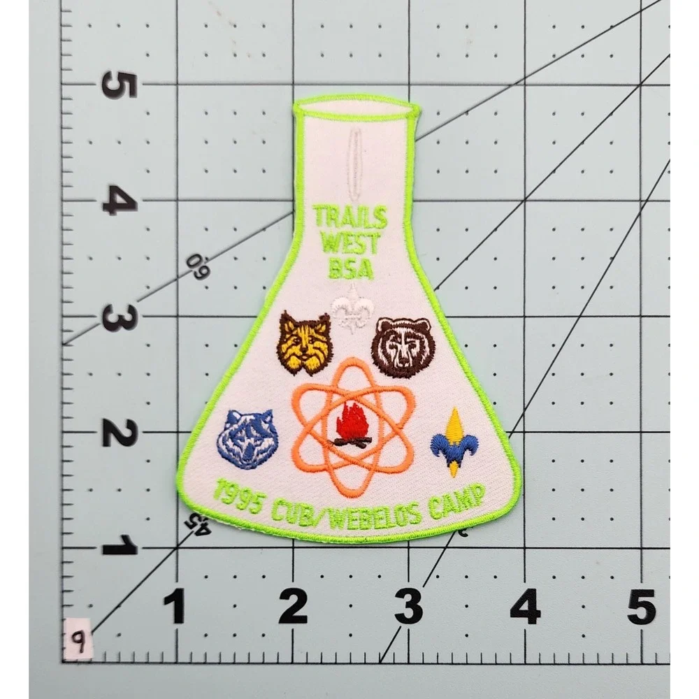 Vintage 1995 BSA Cubs Webelos Trails West Scout Camp Science‎ Beaker Cloth Patch